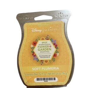 🆕💜 Disney x Scentsy Soft Plumeria Yellow Wax Melt Bar – New